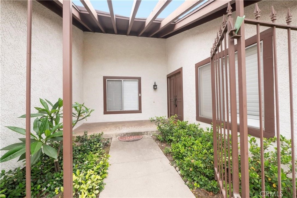 946 Coronado Property Photo 11