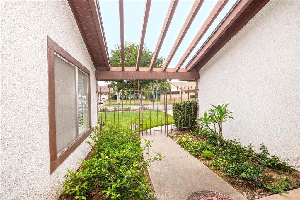 946 Coronado Property Photo 13