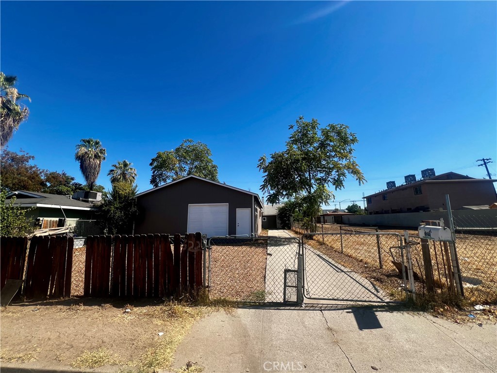 1322 Quincy Property Photo 1
