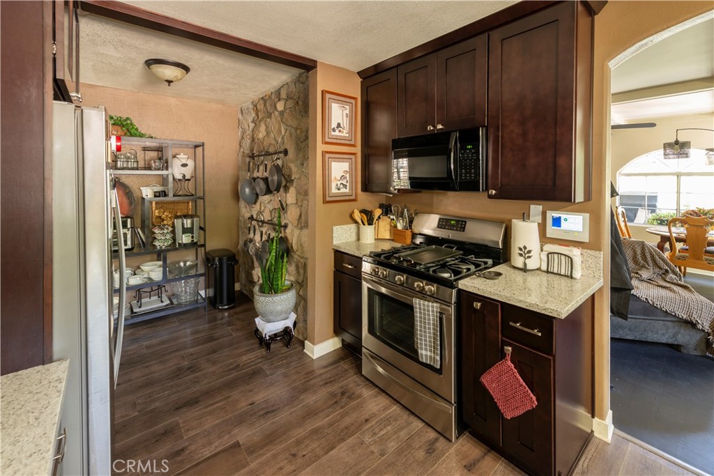 23914 Wildwood Property Photo 4