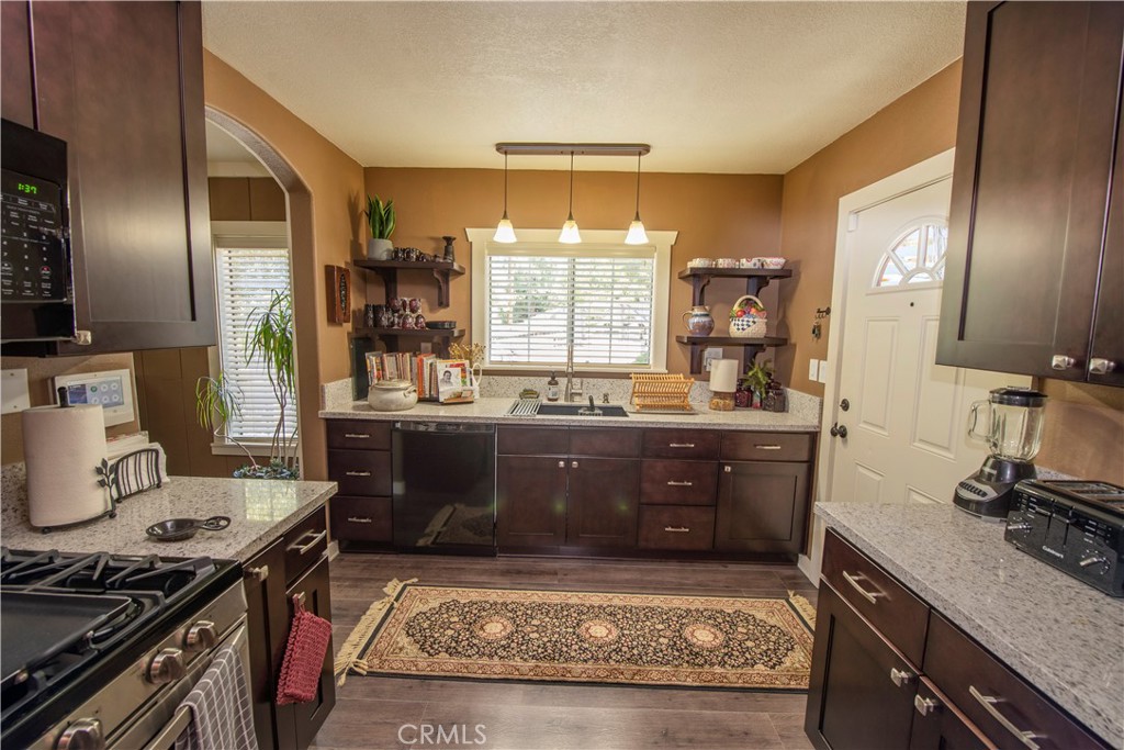 23914 Wildwood Property Photo 6
