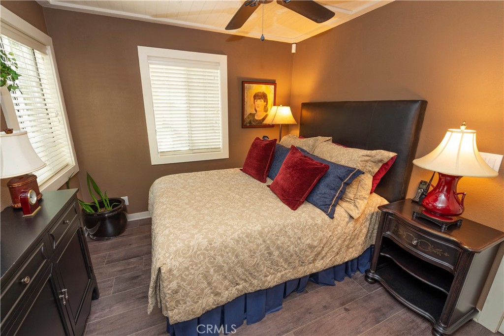 23914 Wildwood Property Photo 10