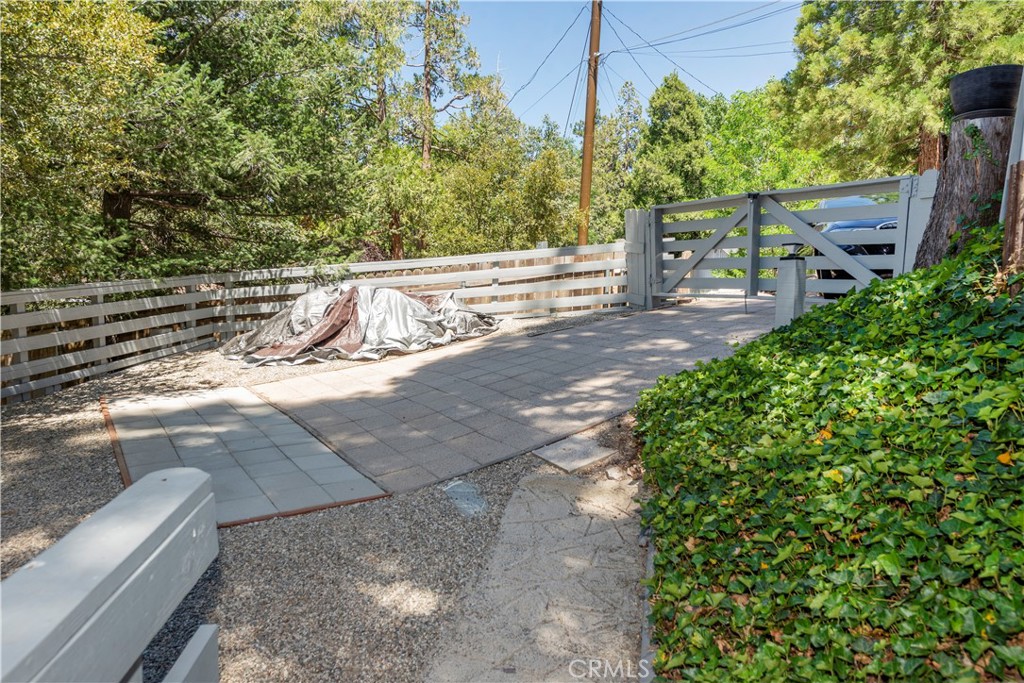 23914 Wildwood Property Photo 16