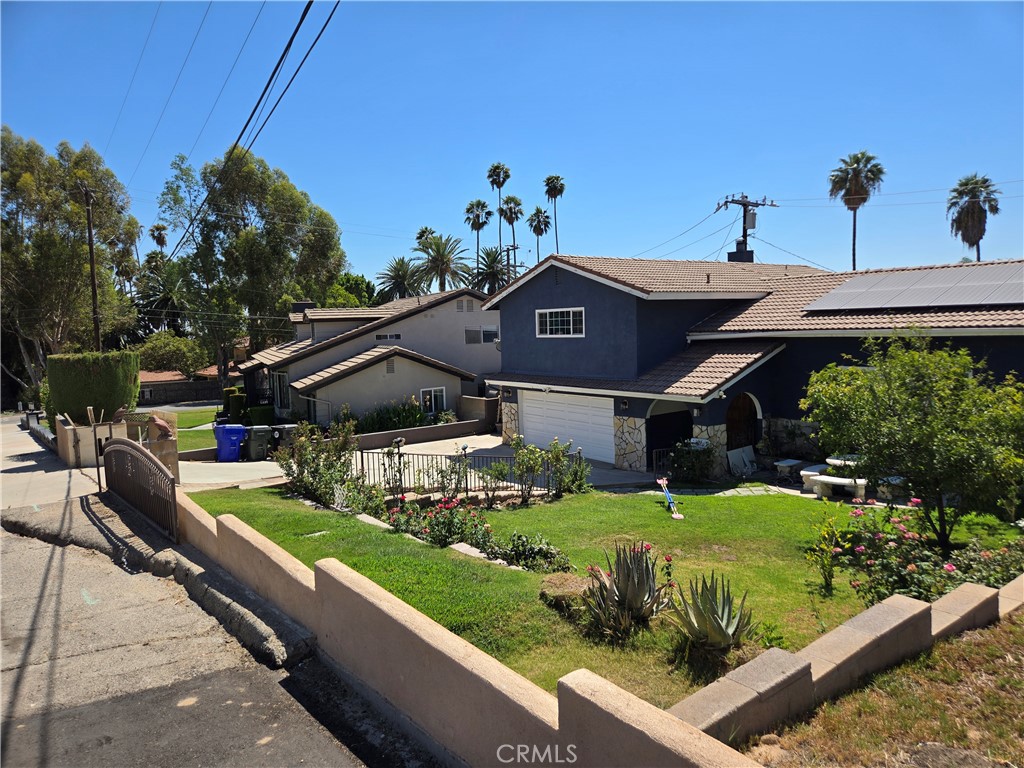 5442 Sepulveda Property Photo 3