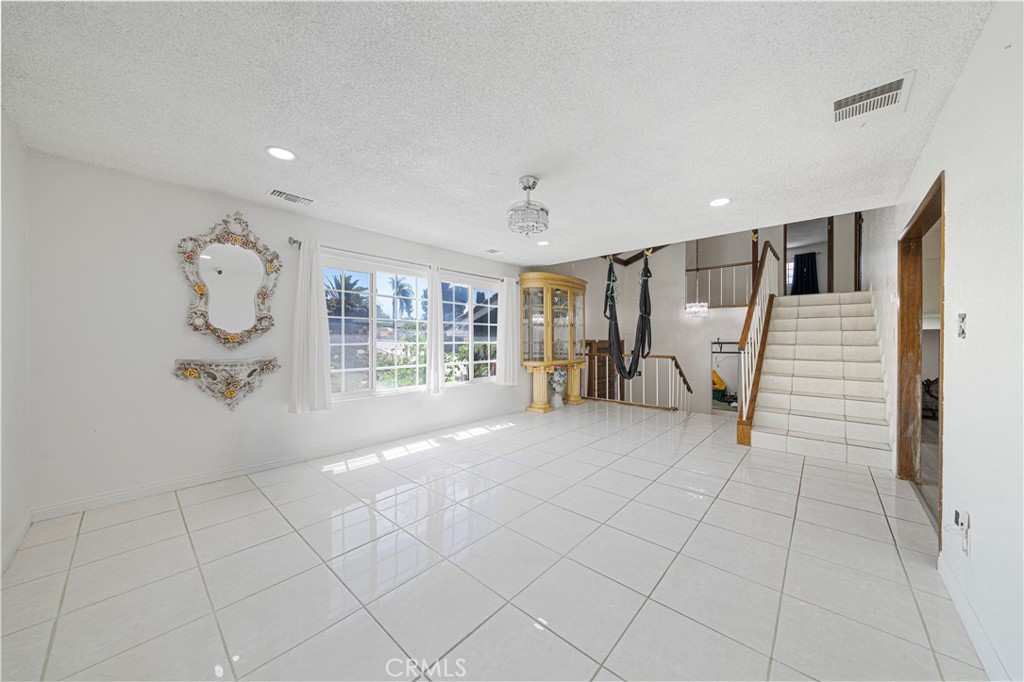 5442 Sepulveda Property Photo 6