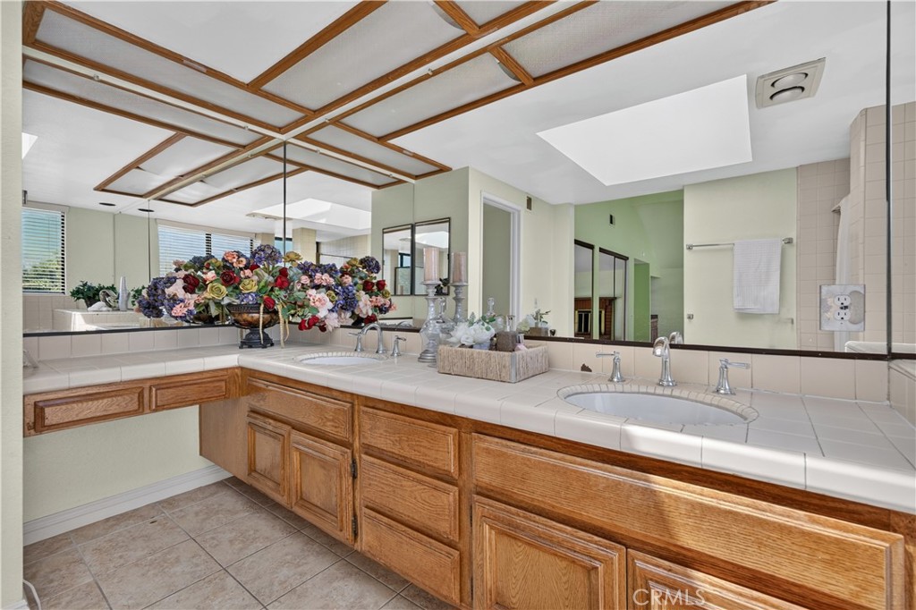 3133 E Hillside Drive Property Photo 28
