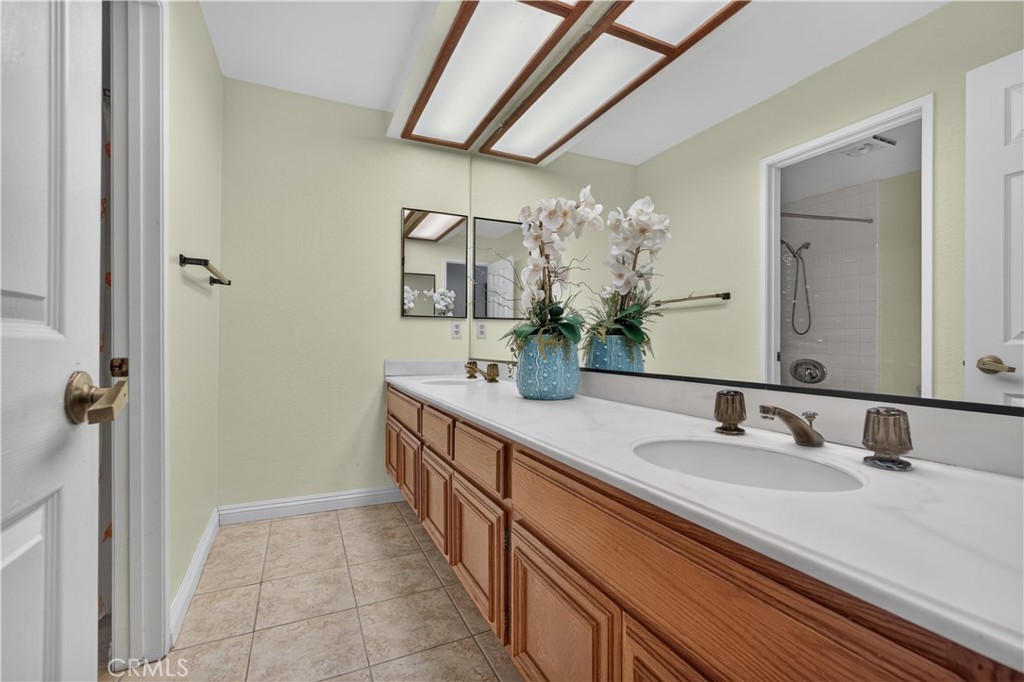 3133 E Hillside Drive Property Photo 33