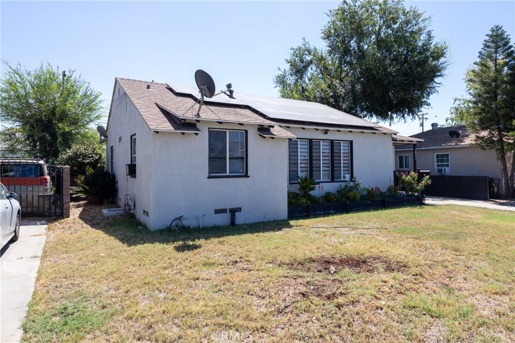 2821 Cedar Property Photo 3