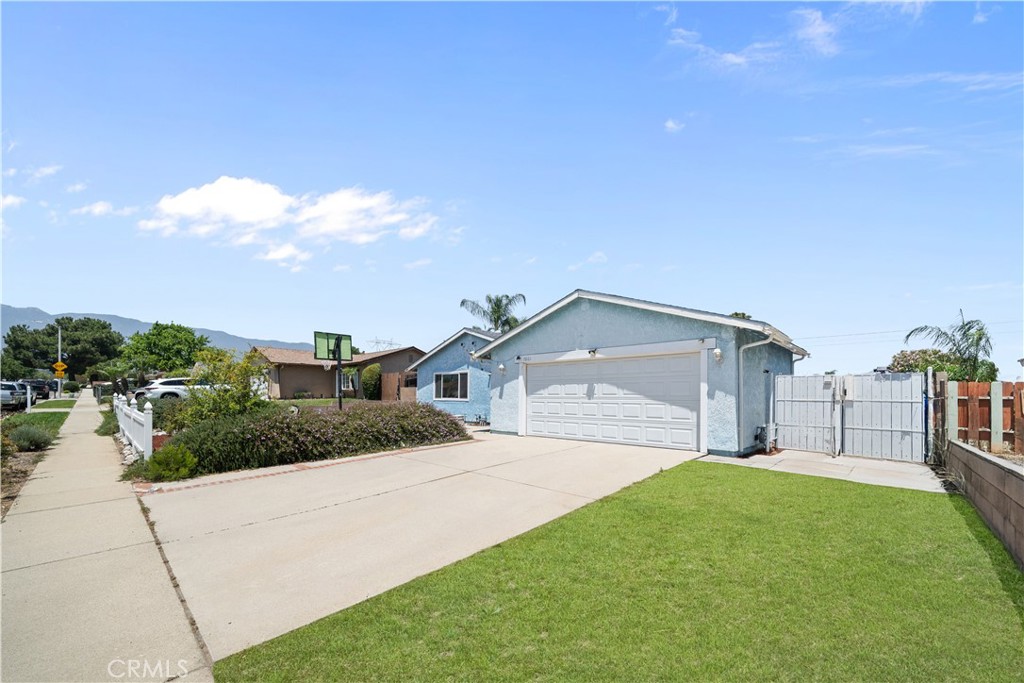 7601 Fennel Property Photo 2