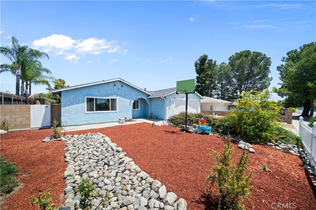 7601 Fennel Property Photo 6