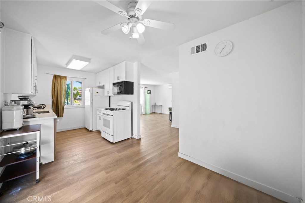 7601 Fennel Property Photo 14