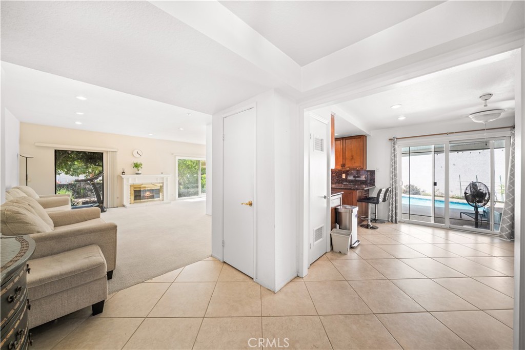 1400 Blossom Property Photo 4