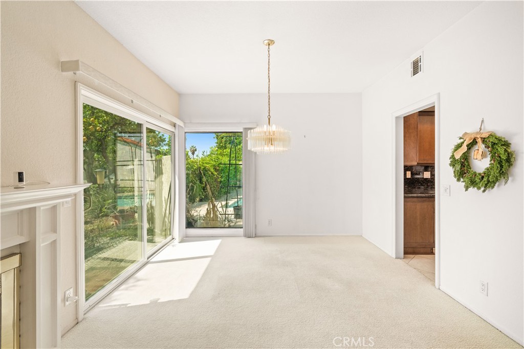 1400 Blossom Property Photo 6