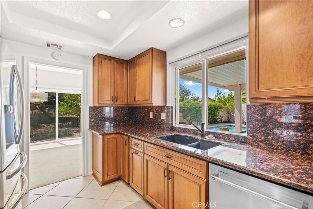 1400 Blossom Property Photo 15