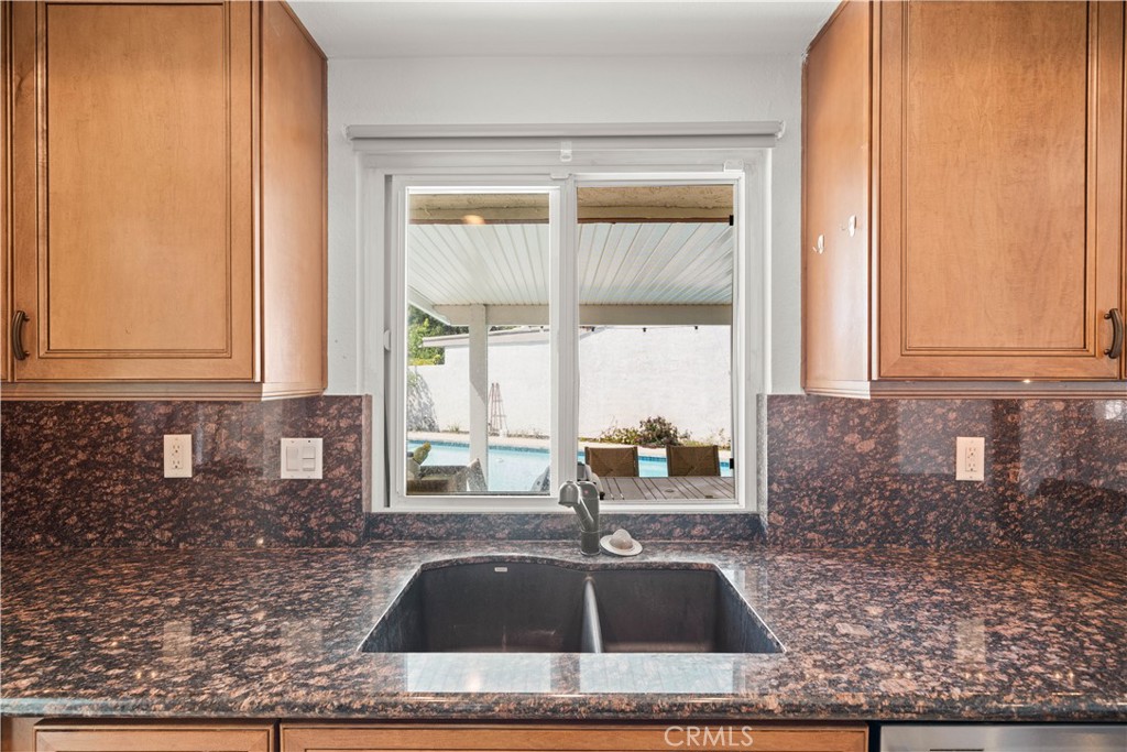 1400 Blossom Property Photo 16