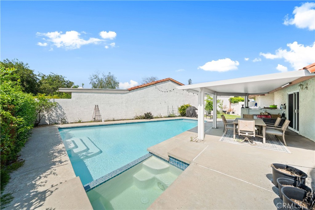 1400 Blossom Property Photo 29