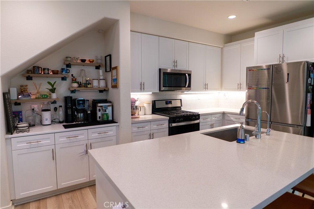16014 Parkhouse 2 Property Photo 4