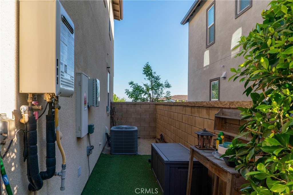 16014 Parkhouse 2 Property Photo 5