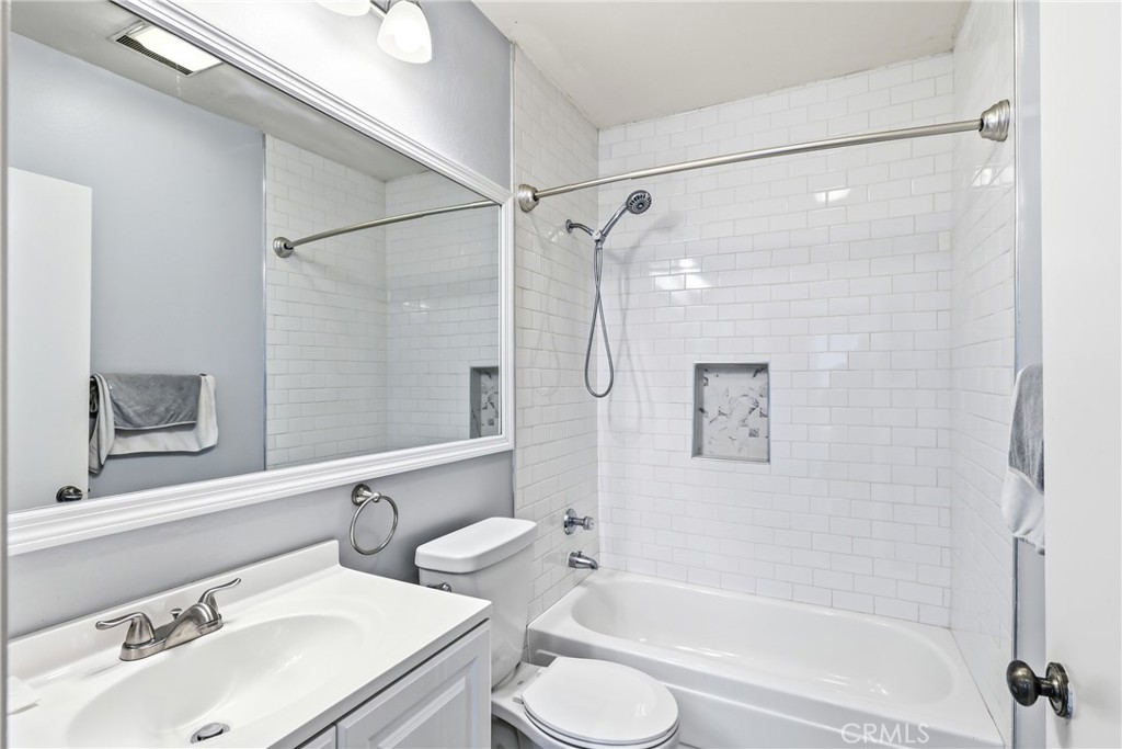 1822 Garvey 8 Property Photo 25