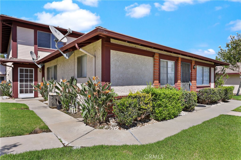 1123 W Sierra Madre Avenue 1 Property Photo 2