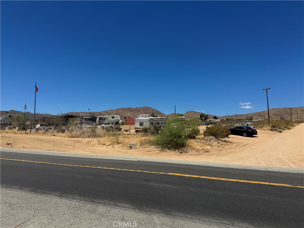 1474 Old Woman Springs Property Photo 2