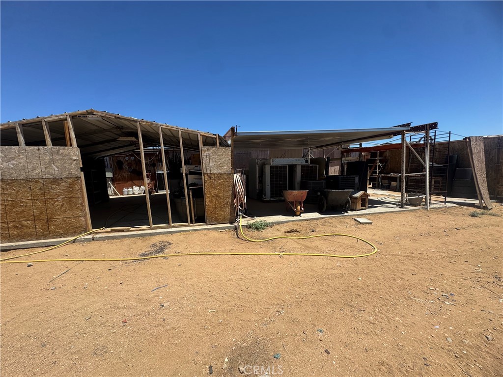 1474 Old Woman Springs Property Photo 3