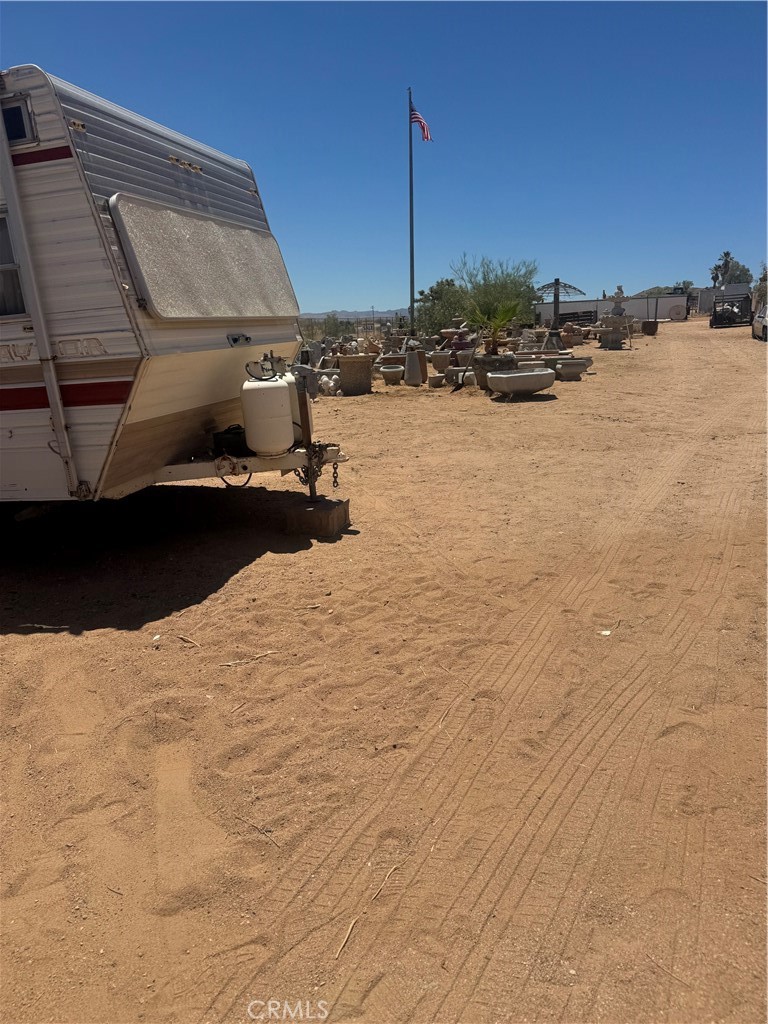 1474 Old Woman Springs Property Photo 11
