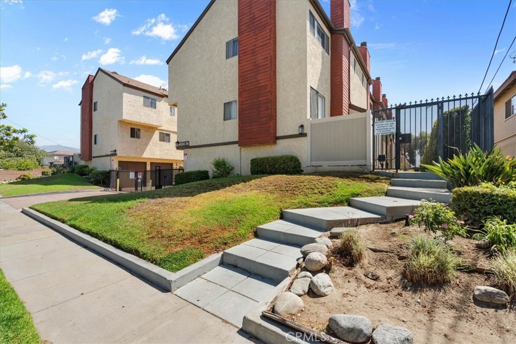 4336 Walnut E Property Photo 1