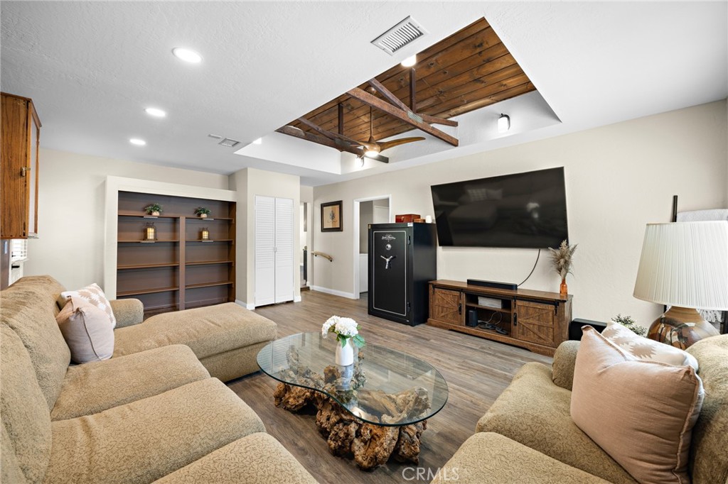 6639 Eastwood Property Photo 16