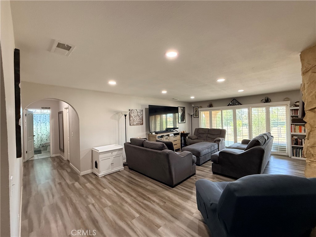 11990 Lasselle Property Photo 9