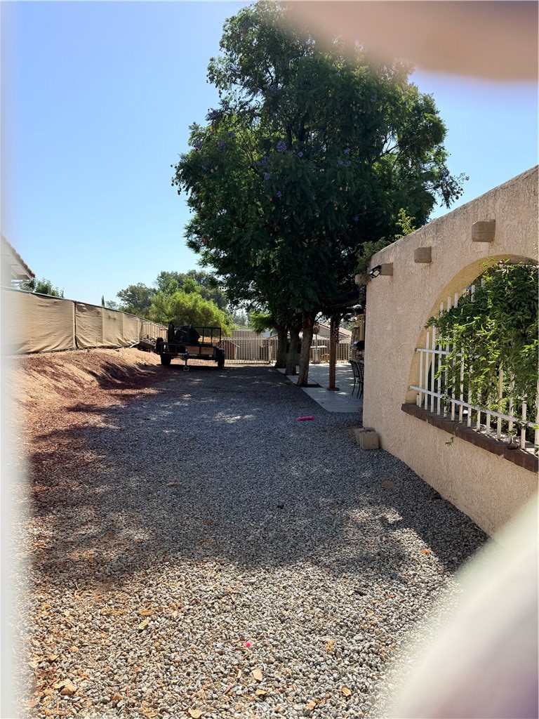 11990 Lasselle Property Photo 33