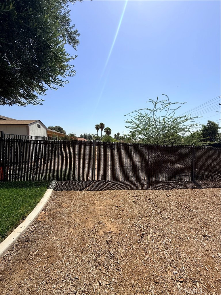 11990 Lasselle Property Photo 37