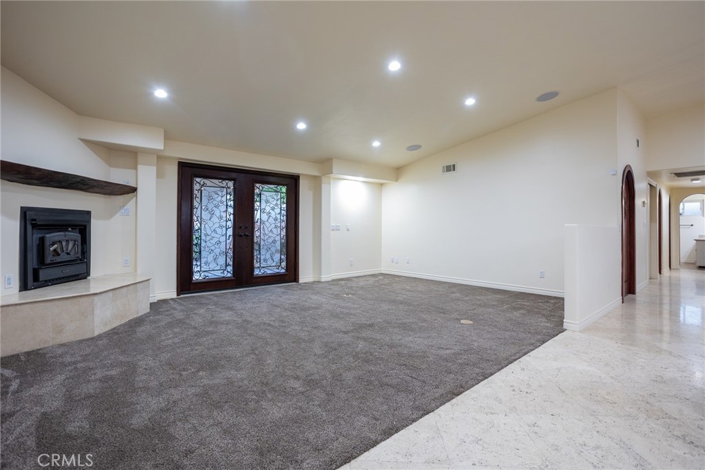 6378 East Avenue Property Photo 8