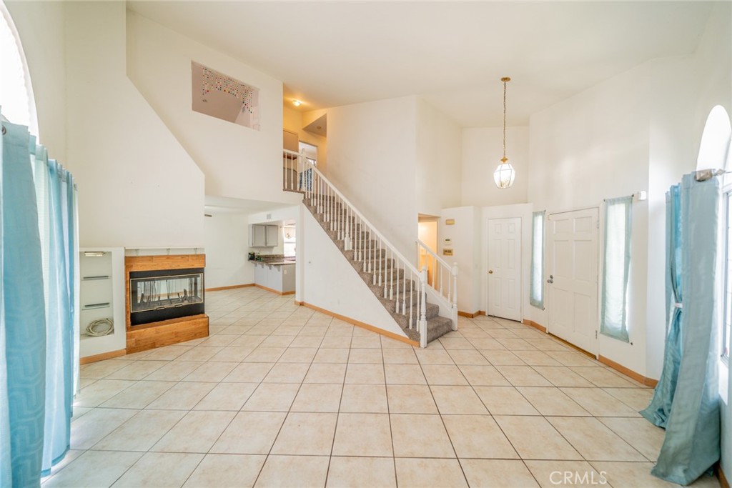 27495 Silverberry Property Photo 5