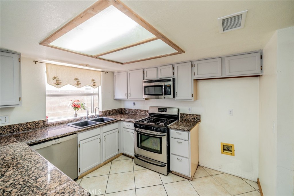 27495 Silverberry Property Photo 14
