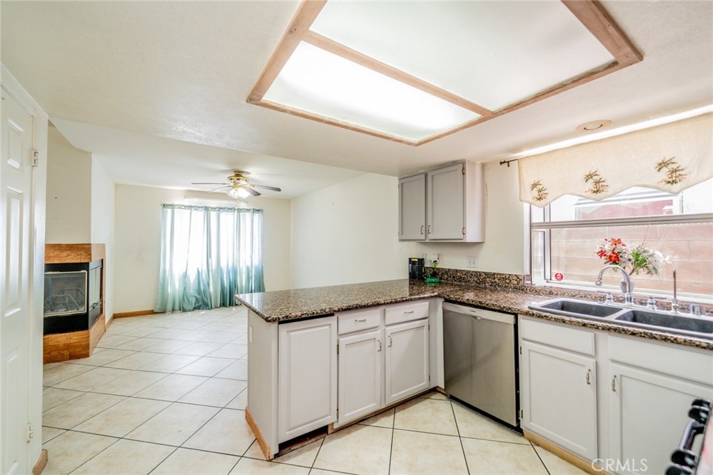 27495 Silverberry Property Photo 15