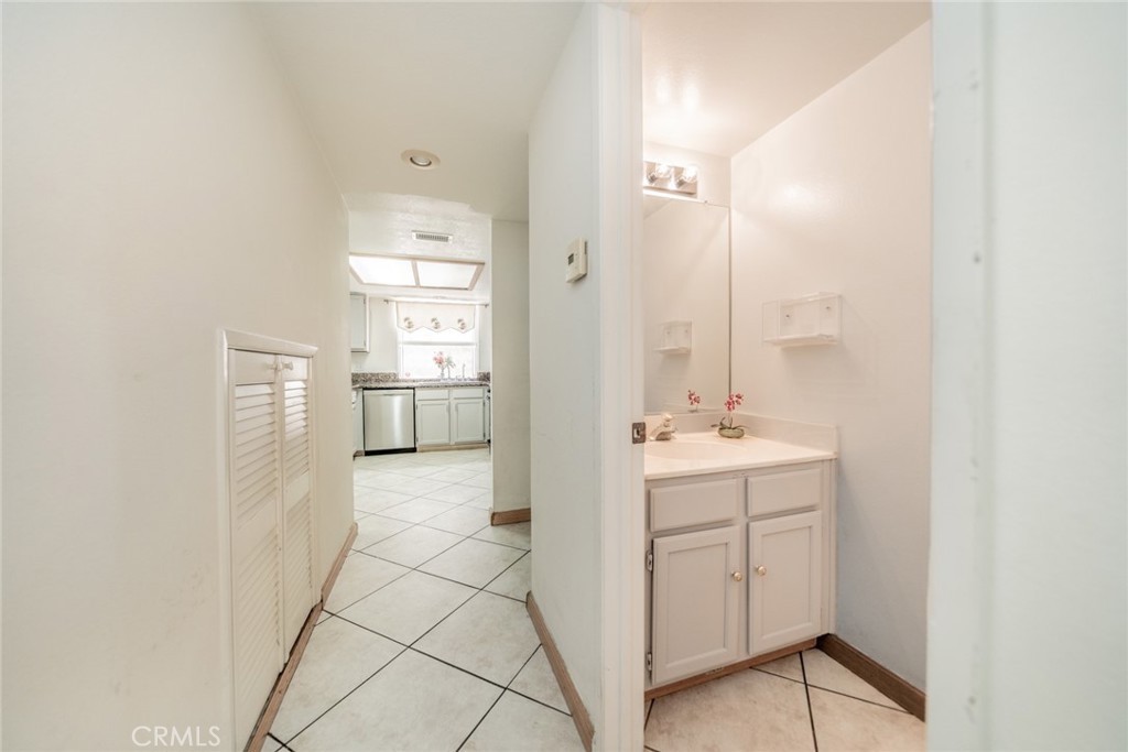 27495 Silverberry Property Photo 17