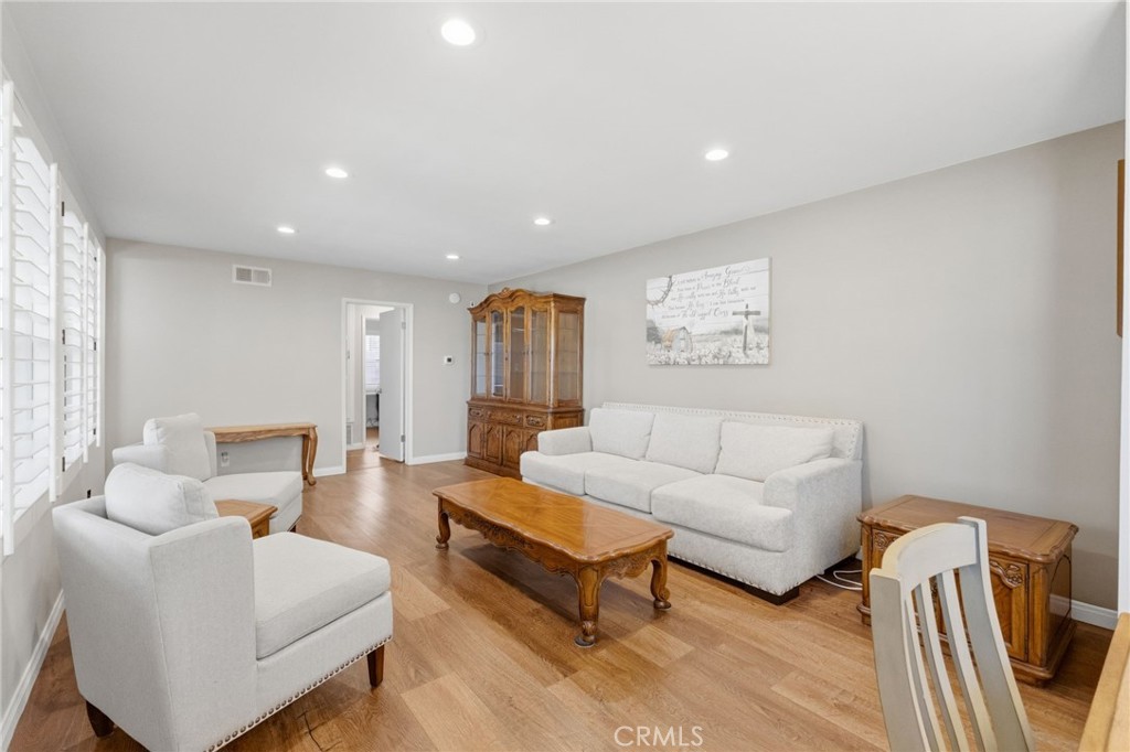 14612 Dunnet Property Photo 4