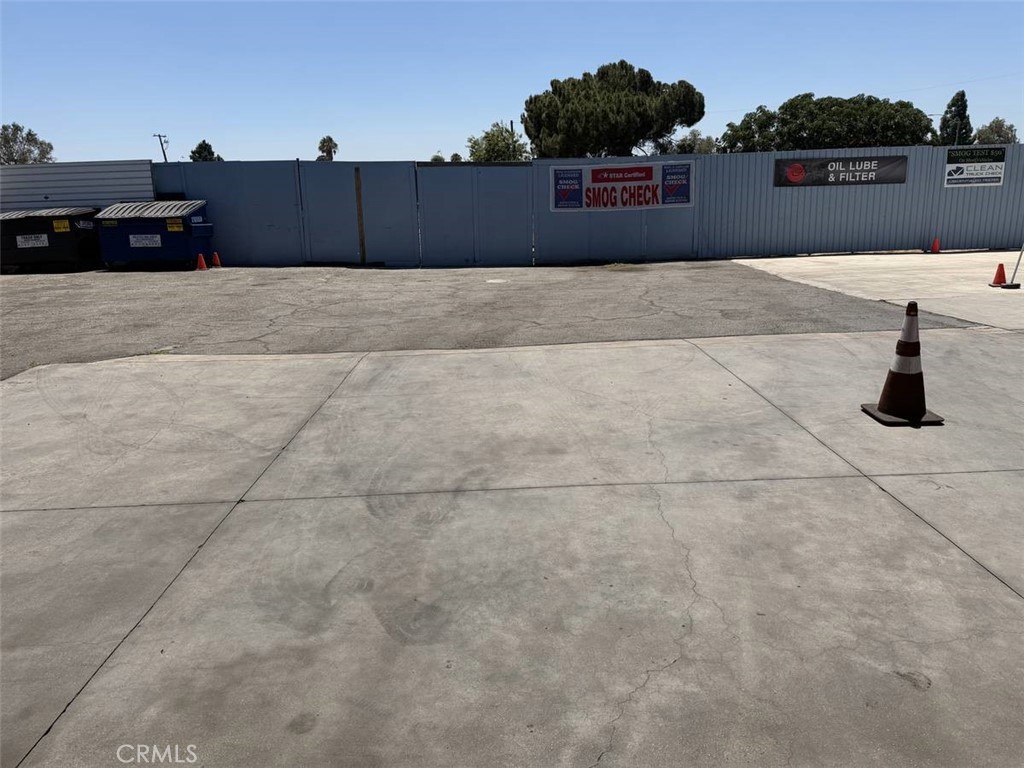 360 N Central Property Photo 4