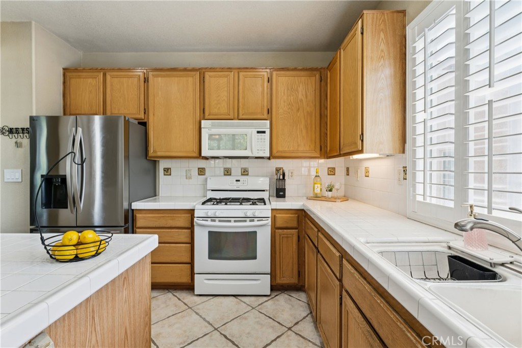 5848 Pine Valley Drive Property Photo 8