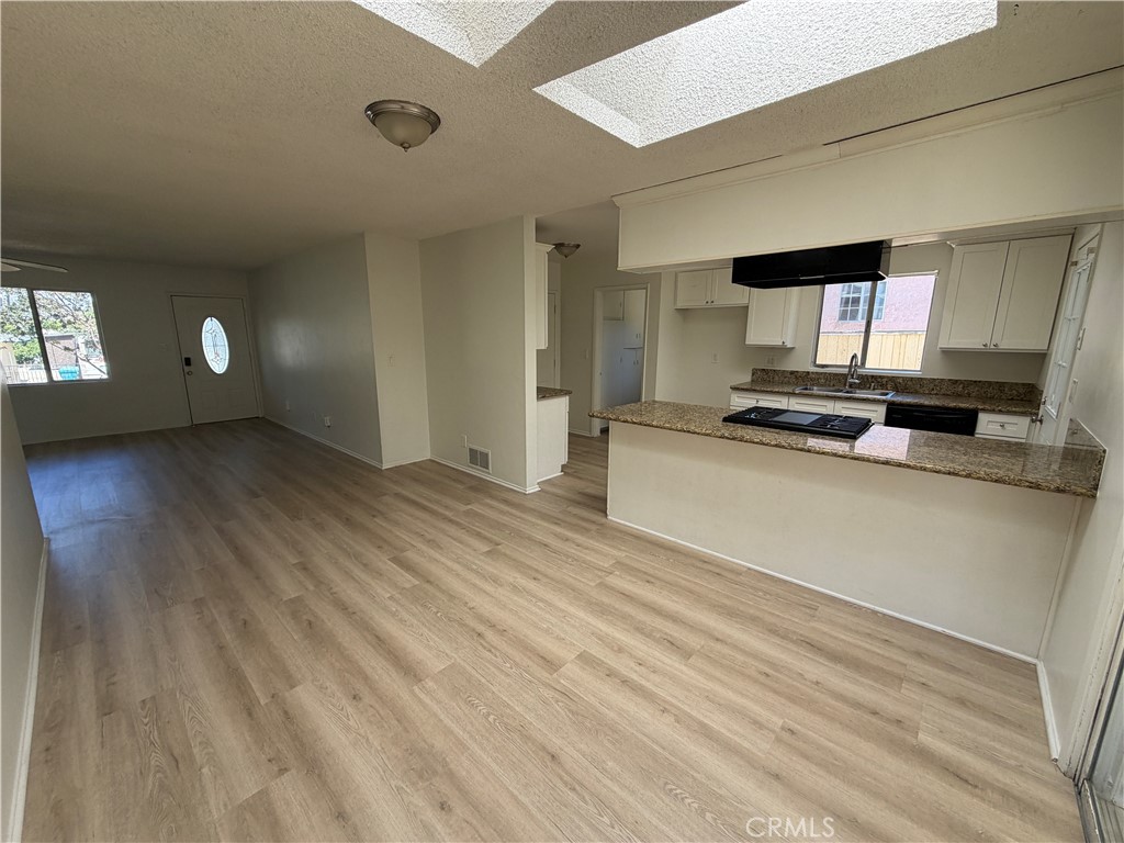 2204 Calle Tortuosa Property Photo 11