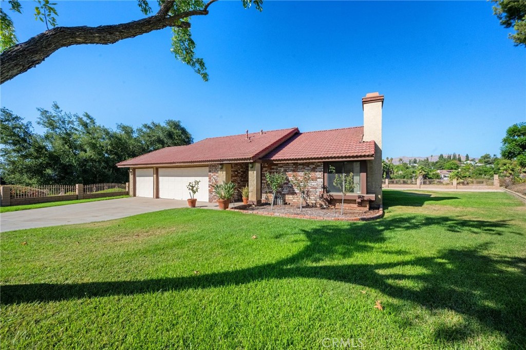6304 Glen Aire Avenue Property Photo 3