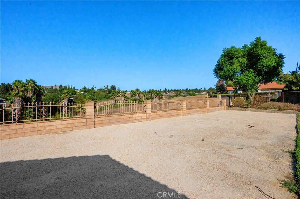 6304 Glen Aire Avenue Property Photo 4