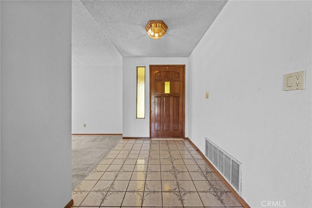 6304 Glen Aire Avenue Property Photo 12