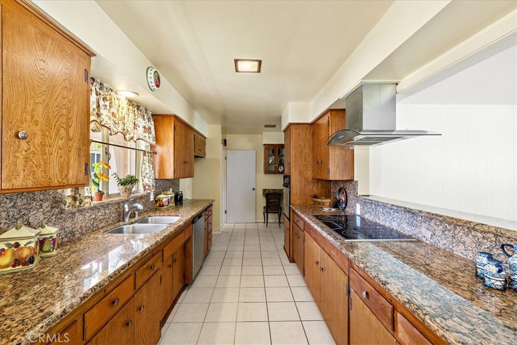 321 Catherine Park Property Photo 19
