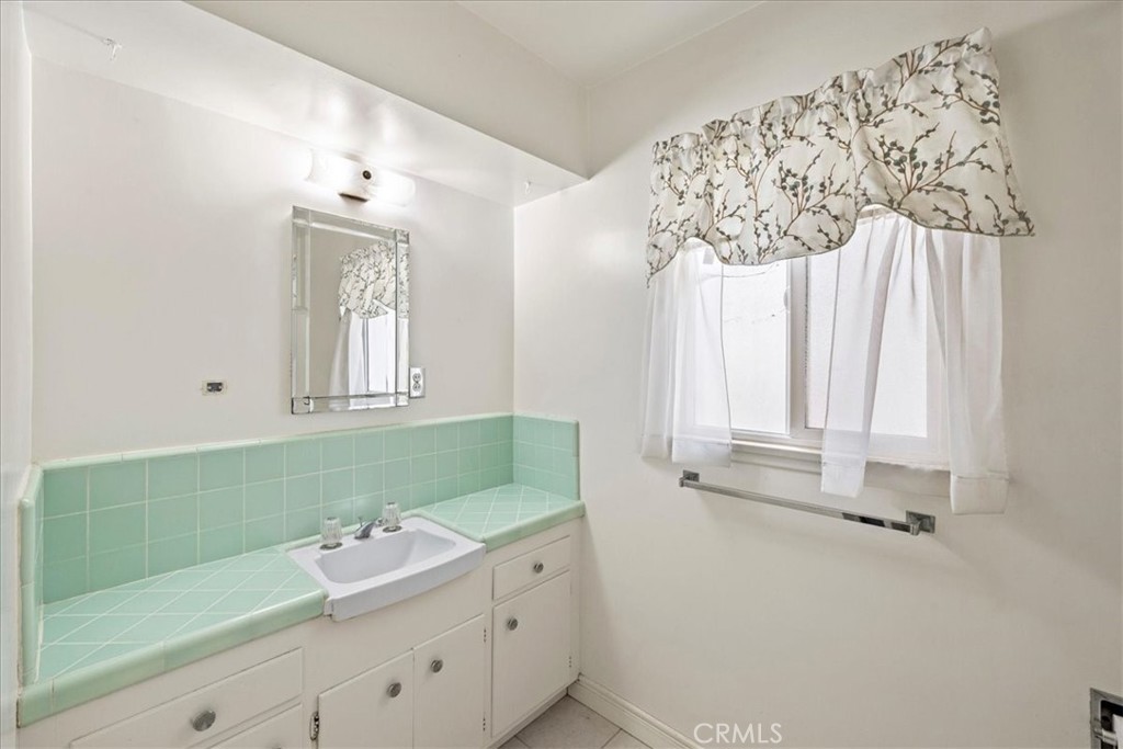 321 Catherine Park Property Photo 30