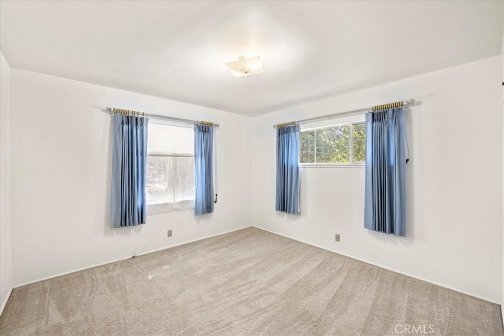 321 Catherine Park Property Photo 32