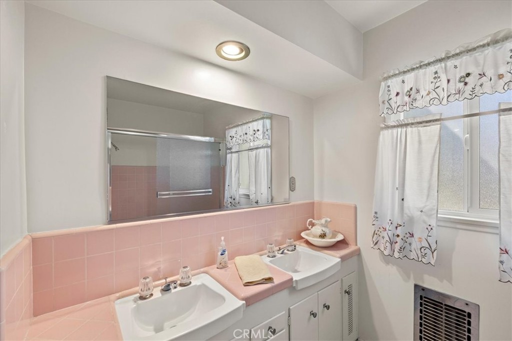 321 Catherine Park Property Photo 34