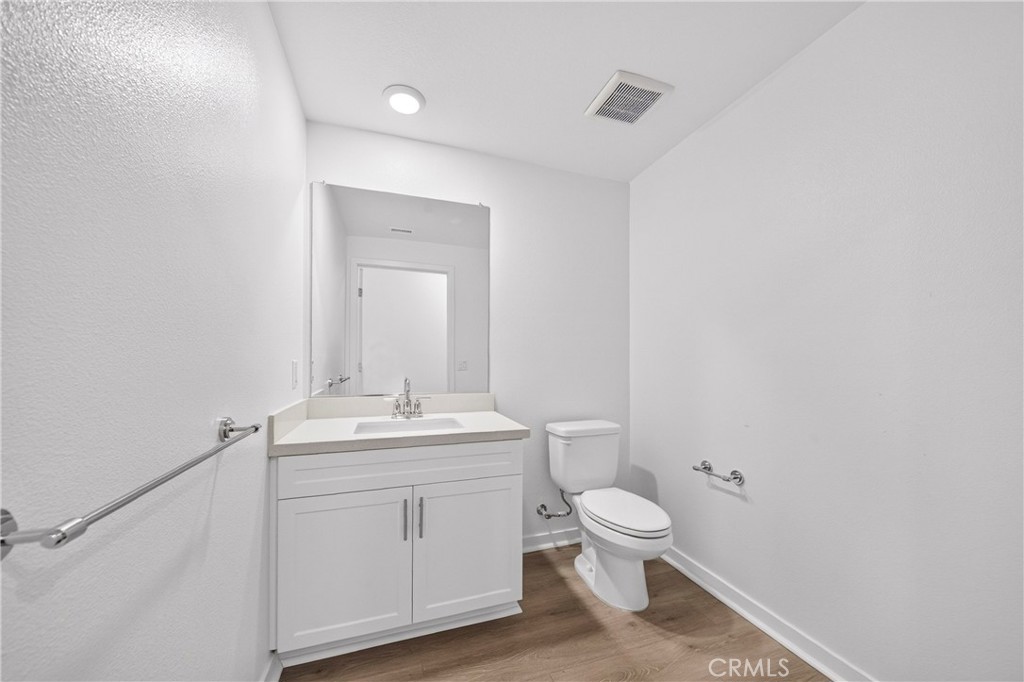 16426 Whittier Blvd. 5 Property Photo 15