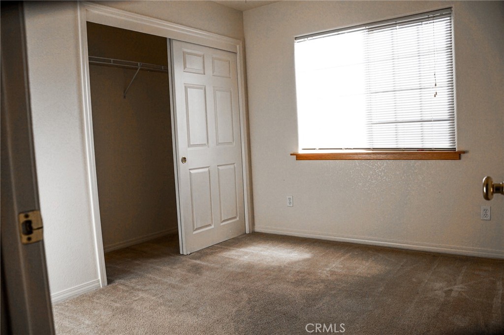 21432 Keller Court Property Photo 9